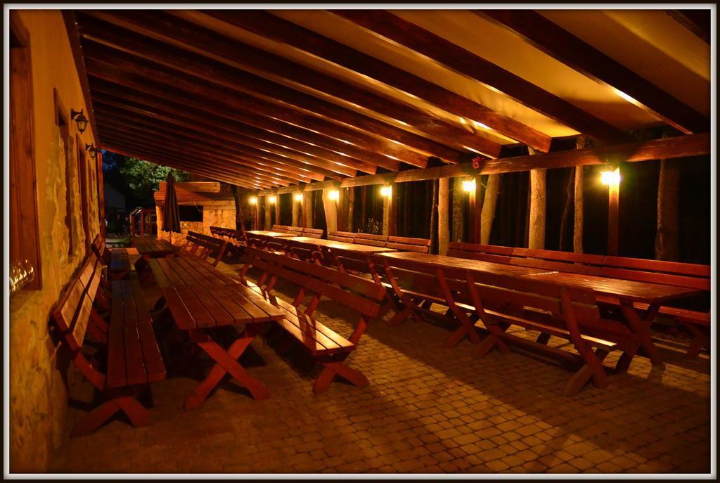 Lesny Zakatek Bed & Breakfast Smardzewice Exterior foto